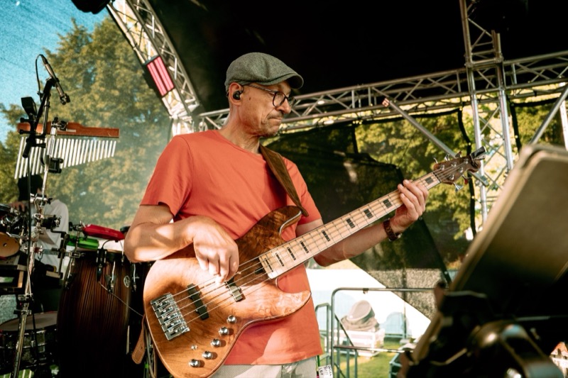 Bassist Live